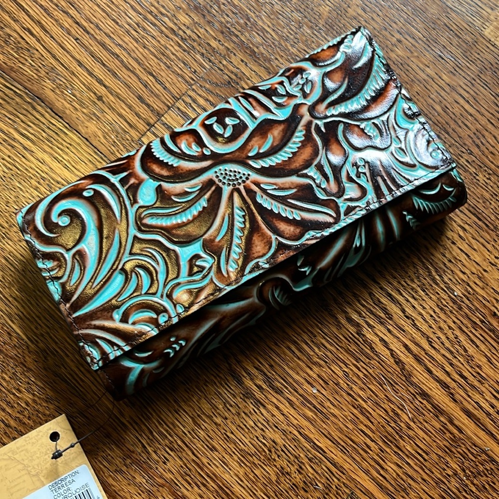 NWT Patricia Nash Turquoise Tooled Terresa Wallet